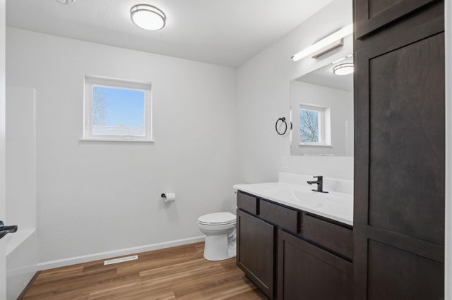 341 S Chestnut Avenue, New Hampton, IA 50659