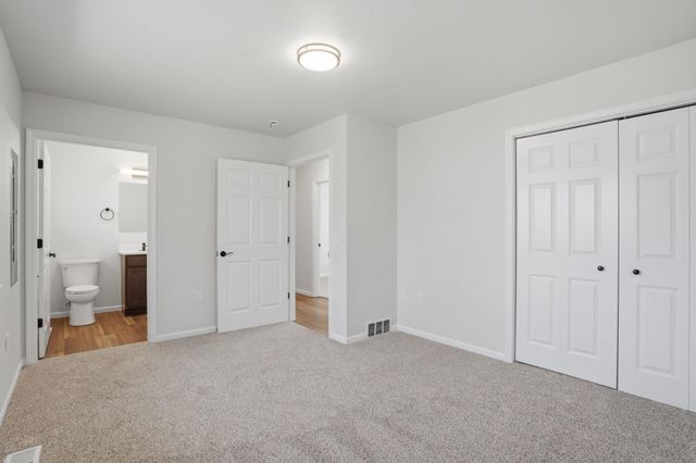 341 S Chestnut Avenue, New Hampton, IA 50659