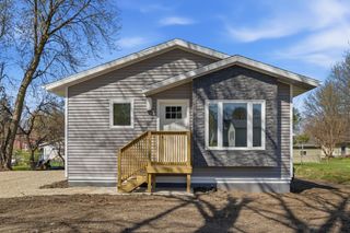 341 S Chestnut Avenue, New Hampton, IA 50659