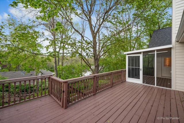 524 Tower Place, Fox River Grove, IL 60021