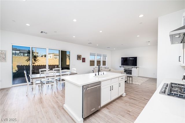 10386 Vista Argento Avenue, Las Vegas, NV 89166