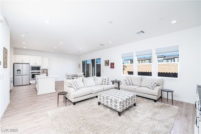 10386 Vista Argento Avenue, Las Vegas, NV 89166