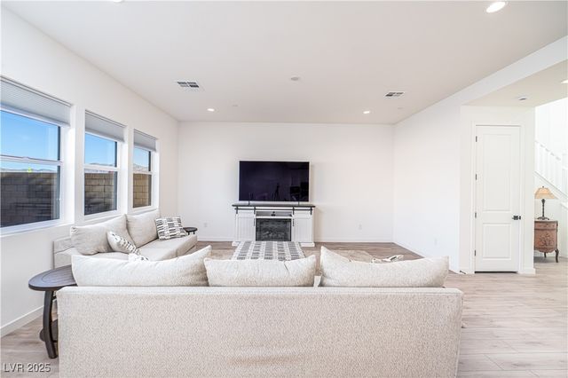 10386 Vista Argento Avenue, Las Vegas, NV 89166