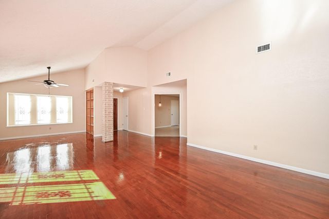 7918 Chancel Drive, Houston, TX 77071