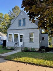 725 2nd Street NW, Faribault, MN 55021