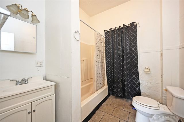 2712 Hoover Avenue, Dayton, OH 45402
