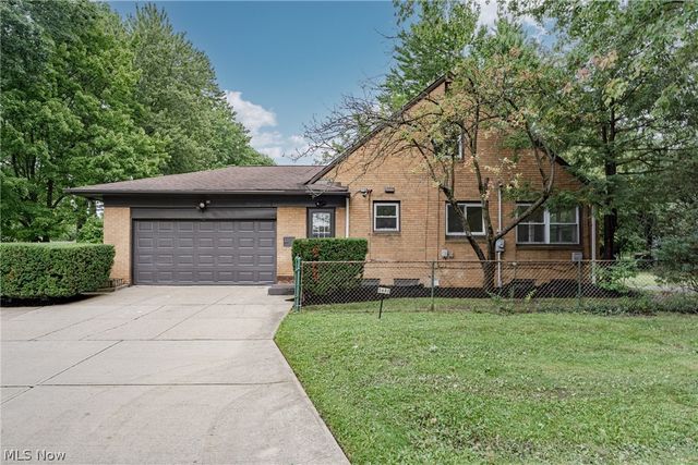 5680 Alberta Drive, Lyndhurst, OH 44124