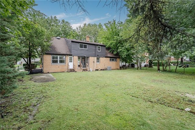 5680 Alberta Drive, Lyndhurst, OH 44124