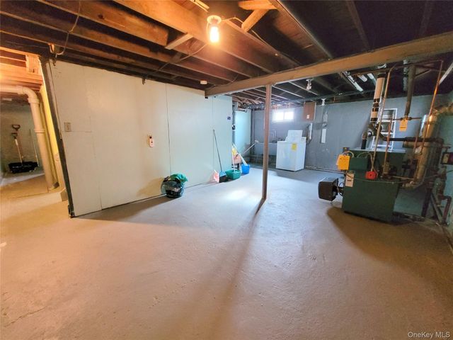 2106 5th Street, East Meadow, NY 11554