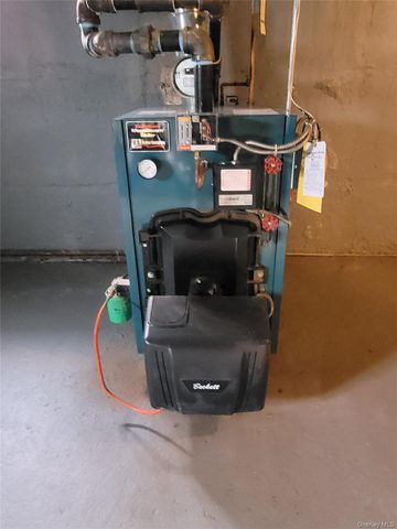 2106 5th Street, East Meadow, NY 11554