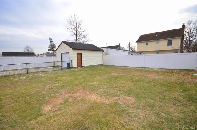 2106 5th Street, East Meadow, NY 11554