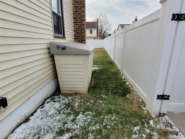 2106 5th Street, East Meadow, NY 11554