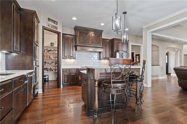 2628 W 162nd Terrace, Overland Park, KS 66085