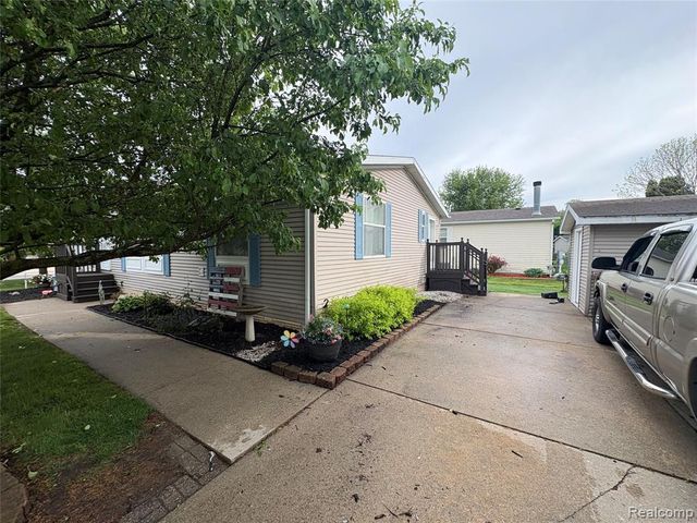 4729 Turtle Creek Drive, Howell, MI 48843