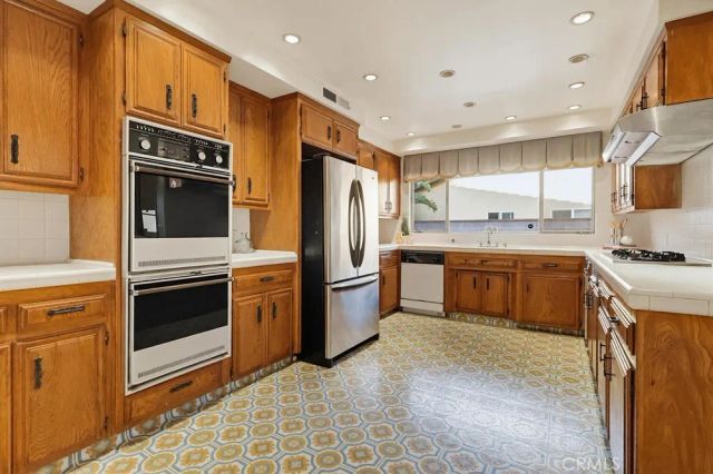 8670 7th, Downey, CA 90241