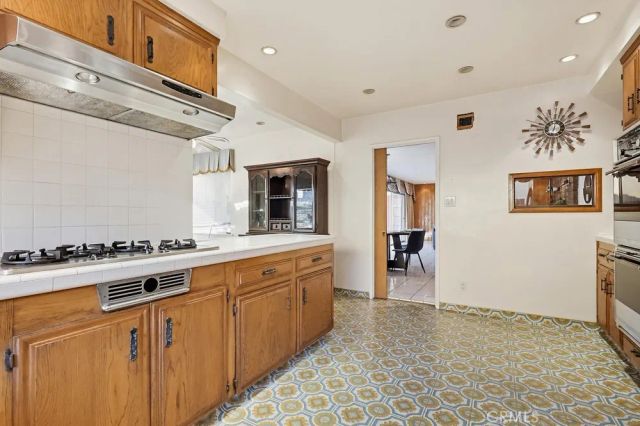 8670 7th, Downey, CA 90241