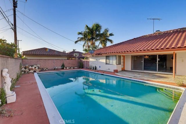 8670 7th, Downey, CA 90241
