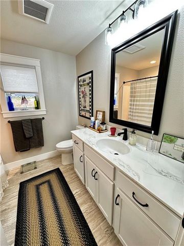 5522 Cottage Lane, Eau Claire, WI 54701