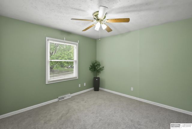 1515 N 107th Avenue, Omaha, NE 68114