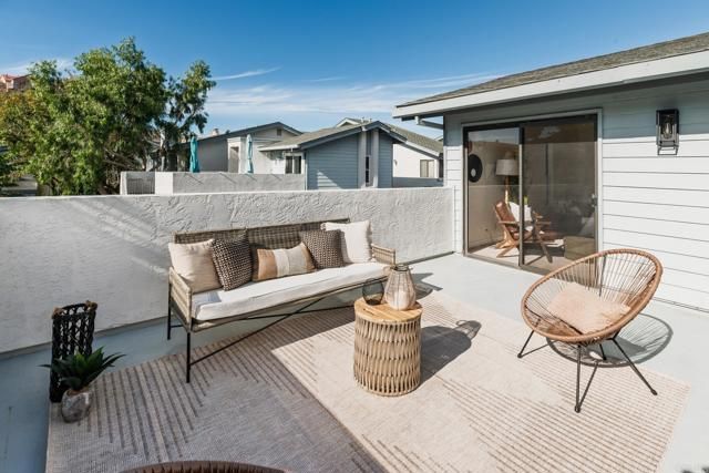 4085 Crystal Dawn Ln 201, San Diego, CA 92122