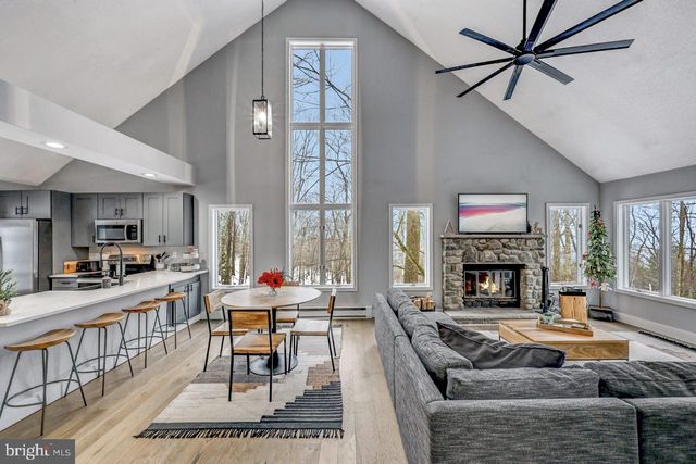 59 MIDWAY, Lake Harmony, PA 18624