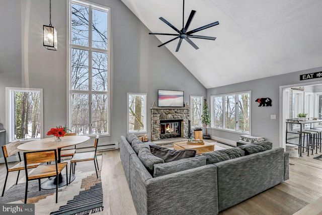 59 MIDWAY, Lake Harmony, PA 18624