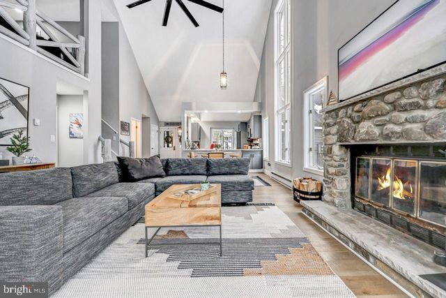 59 MIDWAY, Lake Harmony, PA 18624