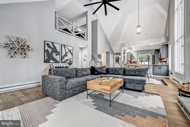 59 MIDWAY, Lake Harmony, PA 18624