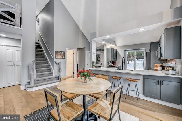 59 MIDWAY, Lake Harmony, PA 18624