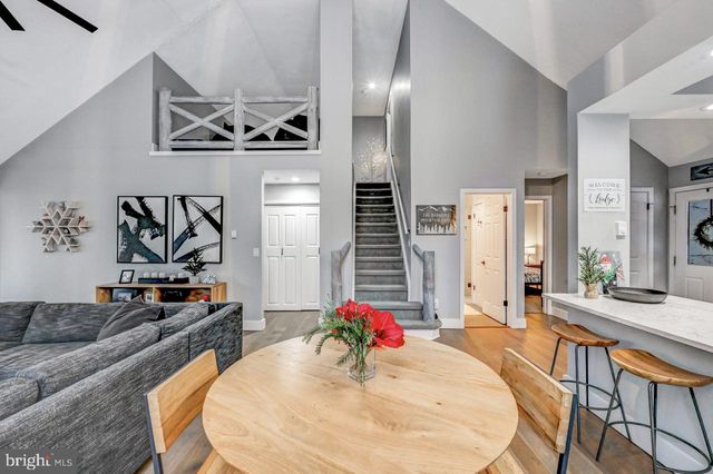 59 MIDWAY, Lake Harmony, PA 18624