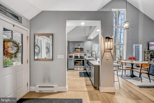 59 MIDWAY, Lake Harmony, PA 18624