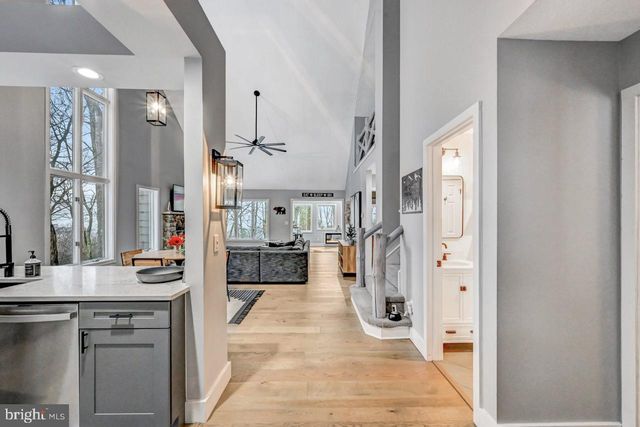 59 MIDWAY, Lake Harmony, PA 18624