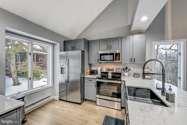 59 MIDWAY, Lake Harmony, PA 18624