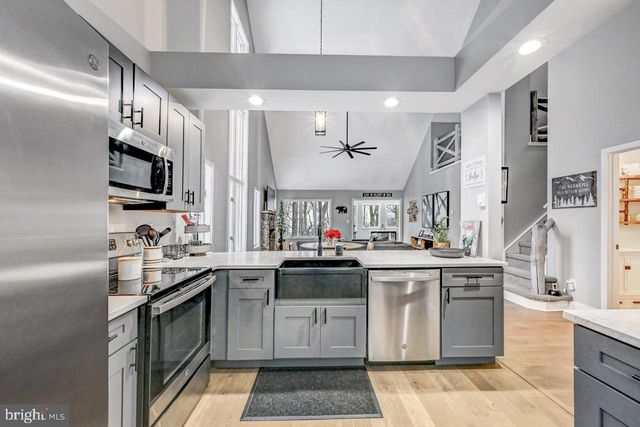 59 MIDWAY, Lake Harmony, PA 18624