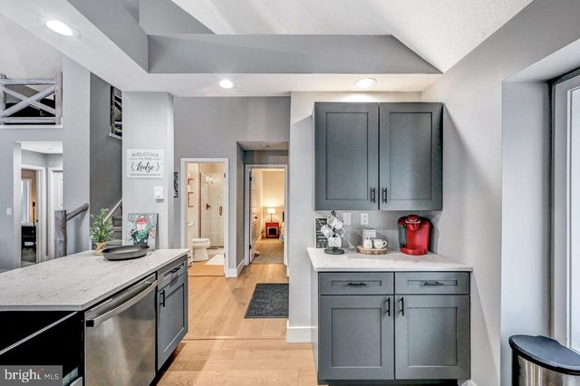 59 MIDWAY, Lake Harmony, PA 18624