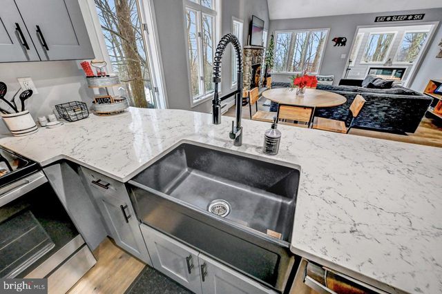 59 MIDWAY, Lake Harmony, PA 18624