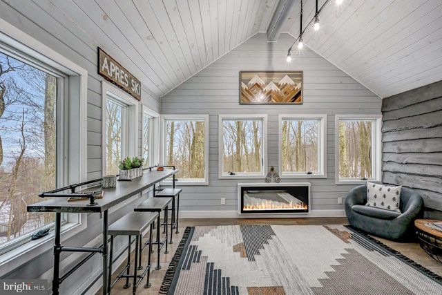 59 MIDWAY, Lake Harmony, PA 18624