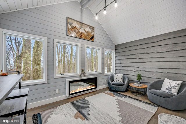 59 MIDWAY, Lake Harmony, PA 18624