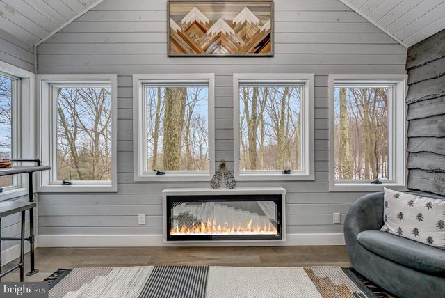 59 MIDWAY, Lake Harmony, PA 18624