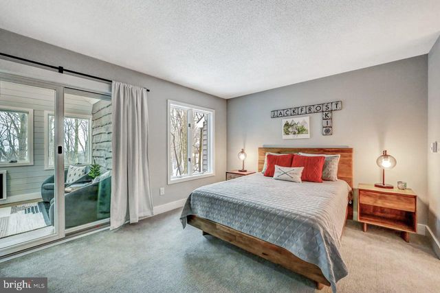 59 MIDWAY, Lake Harmony, PA 18624