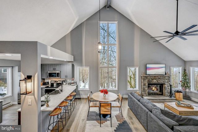 59 MIDWAY, Lake Harmony, PA 18624