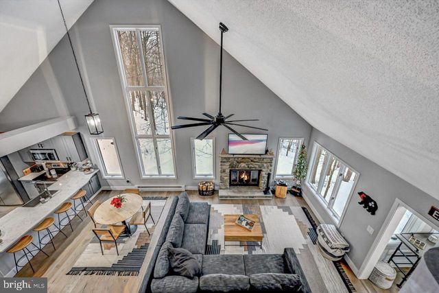 59 MIDWAY, Lake Harmony, PA 18624