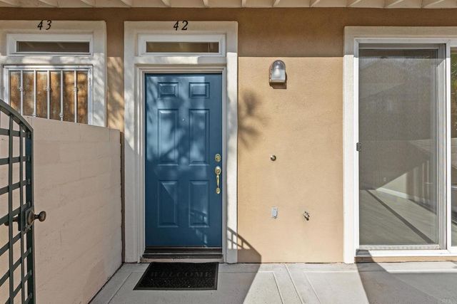 4121 Via Candidiz 42, San Diego, CA 92130