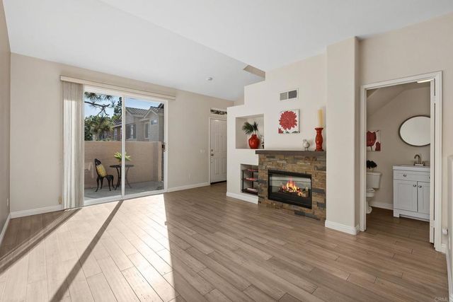 4121 Via Candidiz 42, San Diego, CA 92130