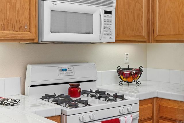 4121 Via Candidiz 42, San Diego, CA 92130