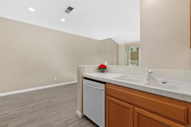 4121 Via Candidiz 42, San Diego, CA 92130