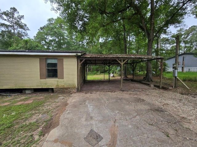 47 County Road 4266, Dayton, TX 77535