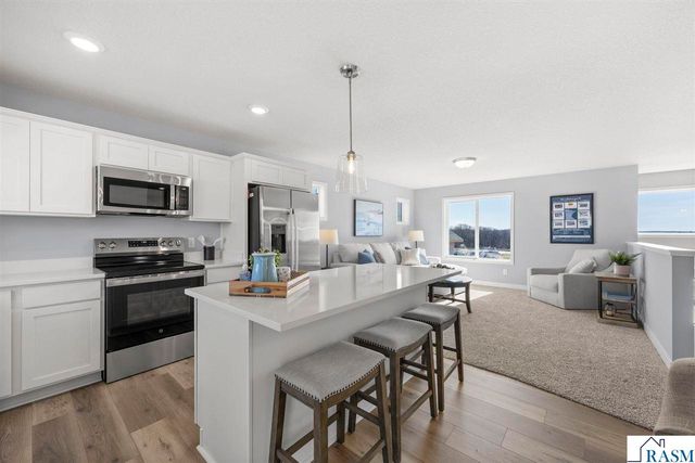 2017 Aster Lane, Mankato, MN 56001