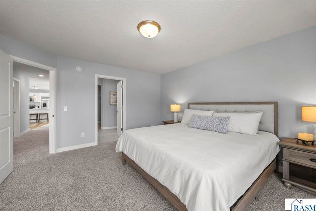 2017 Aster Lane, Mankato, MN 56001