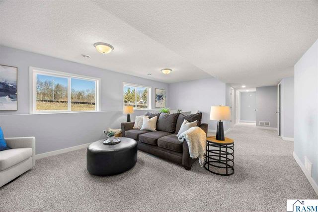 2017 Aster Lane, Mankato, MN 56001